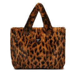 Torebka Guess. Brązowe shopper bag Guess, z aplikacjami, bez dodatków. Za 399.99 zł.