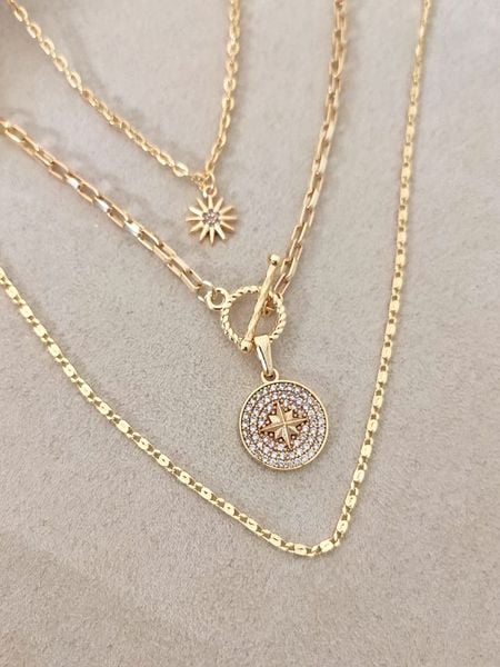 Atelier MIU Pozłacany naszyjnik z cyrkoniami - dł. 50 cm rozmiar: onesize. Żółte naszyjniki atelier MIU, z materiału, z cyrkonią, metalowe. Za 92.21 zł.