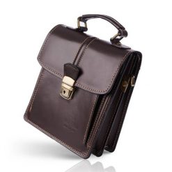 Skórzany kuferek damski ciemnobrązowy Paolo Peruzzi GA453. Brązowe torebki klasyczne PAOLO PERUZZI, bez wzorów, z materiału, na ramię, bez dodatków. Za 239.99 zł.