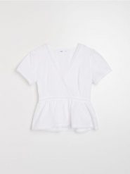 Koszulowa bluzka z bawełną i domieszką wiskozy - biały. Białe bluzki Sinsay, l, bez wzorów, z bawełny, bez kołnierzyka, bez ramiączek. Za 39.99 zł.