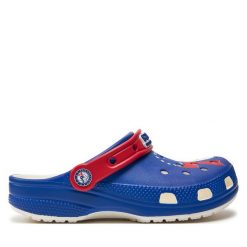 Klapki Crocs. Niebieskie klapki Crocs, bez wzorów, bez obcasa, bez zapięcia. Za 199.99 zł.