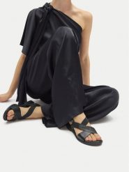 Lasocki Sandały CEO-EST-AFIONA-18 Czarny. Czarne sandały Lasocki, bez wzorów, ze skóry, bez obcasa, na płaskiej podeszwie, bez zapięcia. Za 119.99 zł.