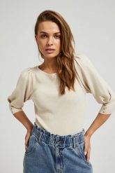 Prążkowany sweter z bufiastymi rękawami beżowy. Brązowe swetry MOODO, s, bez wzorów, z poliamidu, bez ramiączek. W wyprzedaży za 59.99 zł.