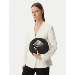 Torebka HUGO. Czarne torebki klasyczne Hugo, bez wzorów, klasyczne, bez dodatków. Za 699.99 zł.