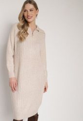 Jasnobeżowa Sweterkowa Sukienka Pudełkowa z Bawełną i Wełną Ozdobiona Suwakiem Reimia. Brązowe sukienki Born2be, na co dzień, uniwersalny, bez wzorów, z bawełny, klasyczne, bez kołnierzyka, bez ramiączek. Za 79.99 zł.