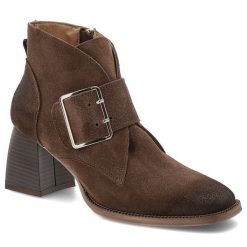 Botki damskie Armodo, skórzane na klocku eleganckie i na zamek, brązowe welur, 1668. Brązowe botki Armodo, bez wzorów, z jeansu, eleganckie, bez obcasa, na obcasie, bez zapięcia. Za 319.00 zł.