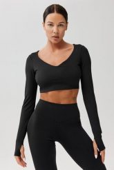 Koszulka szybkoschnąca treningowa Rough Radical Livi Tee. Czarne t-shirty sportowe ROUGH RADICAL, l, bez wzorów, z elastanu, bez ramiączek, na fitness i siłownię. Za 111.92 zł.