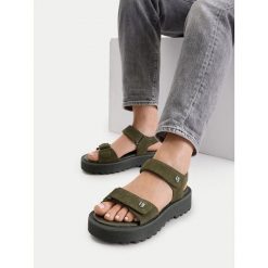 Sandały G-Star. Brązowe sandały G-Star, bez wzorów, retro, bez obcasa, na płaskiej podeszwie, bez zapięcia. Za 173.99 zł.