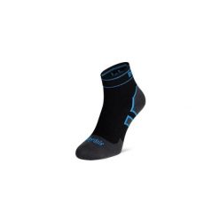 Wodoszczelne skarpety Bridgedale StormSock Mid Ankle - black/blue. Czarne skarpetki Bridgedale, bez wzorów, z wełny. Za 175.29 zł.