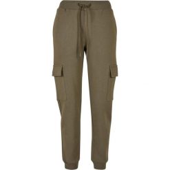Damski strój do joggingu typu cargo Urban Classics. Zielone spodnie sportowe Urban Classics, bez wzorów, długie, do biegania. Za 206.00 zł.