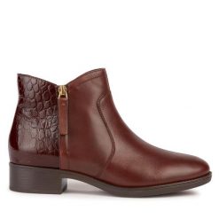 Botki Geox. Brązowe botki Geox, bez wzorów, bez obcasa, na płaskiej podeszwie, bez zapięcia. Za 279.99 zł.