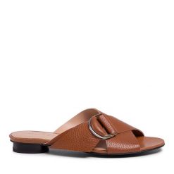 Klapki QUAZI. Brązowe klapki QUAZI, bez wzorów, bez obcasa, bez zapięcia. Za 249.99 zł.