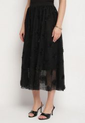 Czarna Rozkloszowana Spódnica ze Strukturalnej Tkaniny z Gumką w Talii Folenne. Czarne spódnice Born2be, na co dzień, l, bez wzorów, z tkaniny, eleganckie, midi, dopasowane. W wyprzedaży za 84.99 zł.