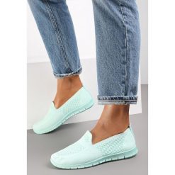 Jasnozielone Tenisówki Pasquier. Zielone trampki Renee, bez wzorów, z tkaniny, eleganckie, przed kostkę, bez zapięcia. W wyprzedaży za 63.99 zł.