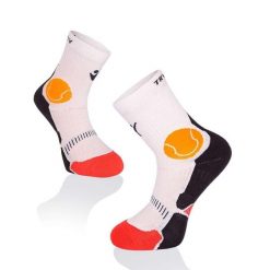 Skarpety tenisowe Fusion w kolorze czerwonym, pomarańczowym i czarnym. Brązowe skarpetki TRY TO FLY, bez wzorów. W wyprzedaży za 58.09 zł.