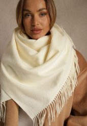 Jasnobeżowy Bawełniano-Wiskozowy Szalik w Kształcie Trójkąta z Frędzlami Vetisara. Brązowe szaliki i kominy Renee, bez wzorów, z bawełny. Za 39.99 zł.