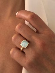 Les Petites Précieuses Pozłacany pierścionek z chalcedonem rozmiar: 56. Żółte pierścionki Les Petites Précieuses, pozłacane. Za 197.17 zł.