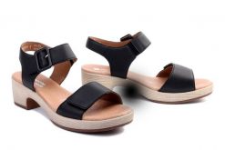 RIEKER REMONTE D0N52-00 black, sandały damskie. Czarne sandały Rieker Remonte, bez wzorów, ze skóry, bez obcasa, na obcasie, bez zapięcia. Za 359.90 zł.