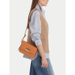 Torebka Nine West. Brązowe listonoszki Nine West, bez wzorów, bez dodatków. Za 199.99 zł.