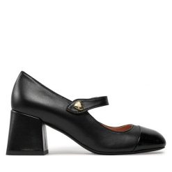 Czółenka LOVE MOSCHINO. Czarne czółenka Love Moschino, bez wzorów, bez obcasa, bez zapięcia. Za 529.99 zł.