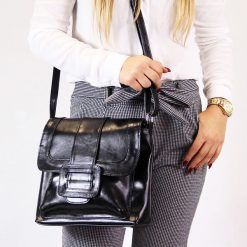 Torebka skórzana damska listonoszka DAN-A T30 czarna. Czarne shopper bag DAN-A, bez wzorów, ze skóry, eleganckie, bez dodatków. Za 349.99 zł.