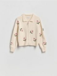 Rozpinany sweter z kołnierzykiem - kremowy. Białe swetry Reserved, l, bez wzorów, z dzianiny, bez ramiączek. Za 149.99 zł.