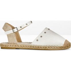 Espadryle z ćwiekami bonprix srebrny. Espadryle marki bonprix. Za 59.99 zł.