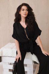 Komplet bluzki ze spodniami czarny. Czarne bluzki KESI, l, bez wzorów, z dresówki, biznesowe, bez kołnierzyka, plus size, bez ramiączek. Za 229.98 zł.