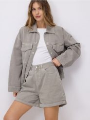 Kurtka jeansowa - zielony. Zielone kurtki Reserved, l, bez wzorów, z bawełny, klasyczne, bez kaptura. Za 139.99 zł.