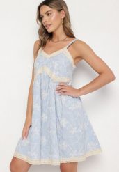 Niebieska Bawełniana Sukienka w Kwiaty z Haftem Nilacine. Niebieskie sukienki Born2be, na co dzień, l, bez wzorów, z bawełny, eleganckie, bez kołnierzyka, bez ramiączek, mini. W wyprzedaży za 152.99 zł.