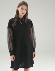 Czarna sukienka z wiązaniem. Czarne sukienki Unisono, s, bez wzorów, z tkaniny, bez kołnierzyka, bez ramiączek, mini, rozkloszowane. Za 159.00 zł.