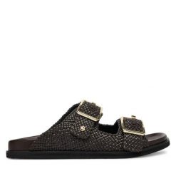 Klapki BOSS. Brązowe klapki Boss, bez wzorów, bez obcasa, bez zapięcia. Za 1,089.00 zł.