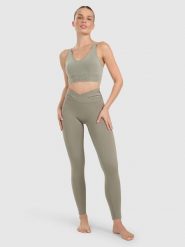4F Legginsy do jogi i pilatesu szybkoschnące damskie - zielone L. Zielone legginsy 4f, bez wzorów, z dzianiny, sportowe. W wyprzedaży za 139.99 zł.