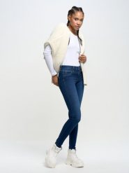 Jeansy damskie push up niebieskie Amela 359. Niebieskie jeansy BIG STAR, l, bez wzorów, z jeansu, retro, z podwyższonym stanem. W wyprzedaży za 229.99 zł.