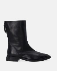 SKÓRZANE SZTYBLETY Z SUWAKIEM F012LEBLOBB040. Botki Venezia, bez wzorów, ze skóry, bez obcasa, bez zapięcia. Za 899.00 zł.
