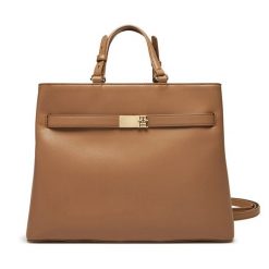 Torebka Tommy Hilfiger. Brązowe torebki klasyczne Tommy Hilfiger, bez wzorów, klasyczne, bez dodatków. Za 379.99 zł.