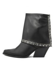 Studio 88 Botki w kolorze czarnym rozmiar: 39. Czarne botki Studio 88, bez wzorów, eleganckie, bez obcasa, bez zapięcia. Za 215.98 zł.