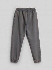4F Spodnie dresowe joggery damskie - szare L. Szare spodnie dresowe 4f, bez wzorów, z dresówki. Za 149.99 zł.
