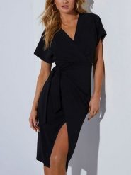 Milan Kiss Sukienka w kolorze czarnym rozmiar: S. Czarne sukienki Milan Kiss, s, bez wzorów, bez kołnierzyka, bez ramiączek, midi. Za 148.96 zł.