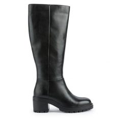 Kozaki Geox. Czarne kozaki Geox, bez wzorów, bez obcasa, na słupku, bez zapięcia. Za 799.99 zł.