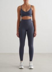 Damskie legginsy bezszwowe, prążkowane, wysoki stan, squat proof niebieskie. Niebieskie legginsy AIM'N, bez wzorów, z dzianiny, street. Za 254.00 zł.