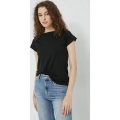 Cross Jeans t-shirt damski kolor czarny. Czarne t-shirty Cross Jeans, bez wzorów, z dzianiny, bez kołnierzyka, bez ramiączek. Za 59.99 zł.