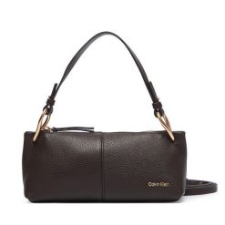 Torebka Calvin Klein. Brązowe torebki klasyczne Calvin Klein, bez wzorów, klasyczne, bez dodatków. Za 749.99 zł.