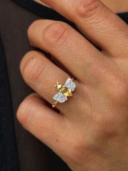 DIA DIAMONDS Pozłacany pierścionek z diamentami rozmiar: 52. Żółte pierścionki DIA DIAMONDS, z diamentem, pozłacane. Za 355.78 zł.
