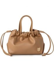 Vince Camuto Torebka "Ferrara" w kolorze jasnobrązowym - 30 x 20 x 14 cm rozmiar: onesize. Brązowe torebki klasyczne Vince Camuto, bez wzorów, z materiału, przez ramię, bez dodatków. Za 130.99 zł.