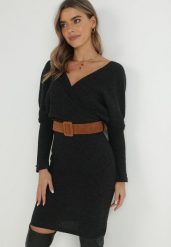 Szara Sukienka Dzianinowa z Paskiem i Kopertowym Dekoltem Hatita. Szare sukienki Born2be, do pracy, l, bez wzorów, z dzianiny, biznesowe, bez kołnierzyka, bez ramiączek, midi, dopasowane. W wyprzedaży za 119.99 zł.