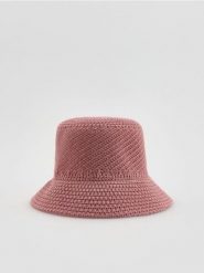 Pleciony kapelusz bucket - jasnofioletowy. Fioletowe kapelusze Reserved, bez wzorów. Za 69.99 zł.