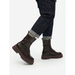 Trzewiki G-Star. Brązowe botki G-Star, bez wzorów, retro, bez obcasa, na płaskiej podeszwie, bez zapięcia. Za 479.99 zł.