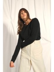 Just Cashmere Kaszmirowy sweter "Kona" w kolorze czarnym rozmiar: M. Czarne swetry Just Cashmere, m, bez wzorów, z kaszmiru, bez ramiączek. Za 435.11 zł.