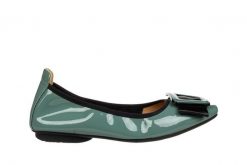 Półbuty Loretta Vitale E40303B Blue 514257, Zielony, Skóra lakierowana - 36. Zielone półbuty wsuwane Loretta Vitale, bez wzorów, z lakierowanej skóry, eleganckie, bez obcasa. W wyprzedaży za 242.10 zł.